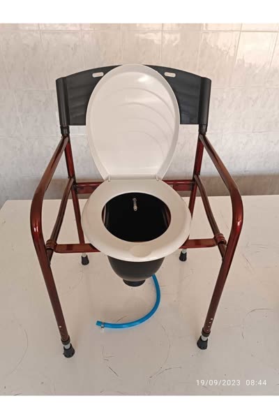 Taharet Musluklu Seyyar Katlanabilir Hasta Yaşlı Tuvalet Sandalyesi Klozetli WC'li Sandalye Oturak