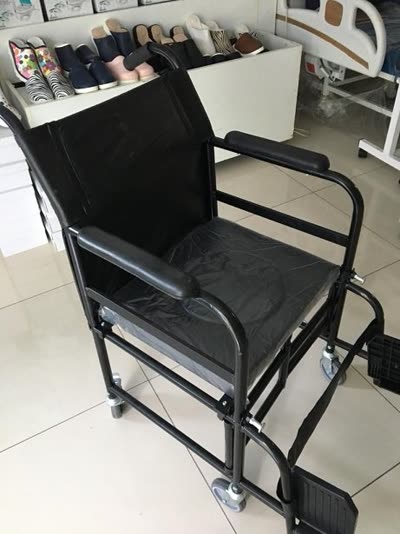 Tuvaletli katlanabilir lazımlıklı araba